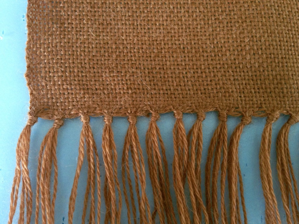 How to add lattice fringe to a row of knotted fringe. Step-by-step tutorial with pics.