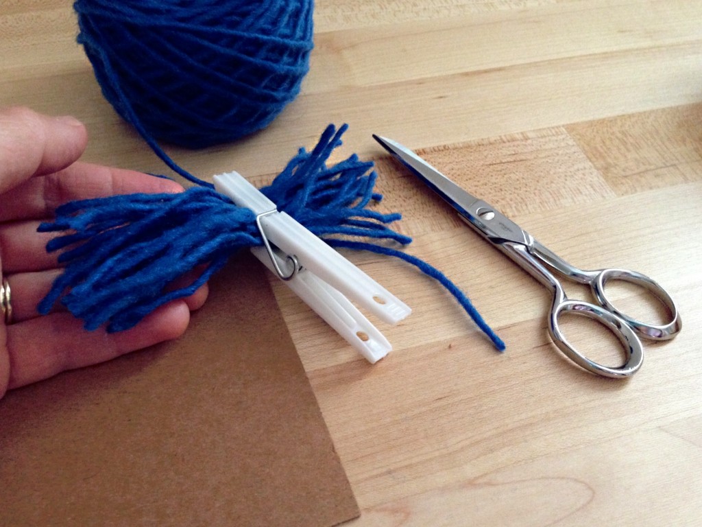 Clothespin keeps cut yarn colors together for rya knots. More rya how-to pics.