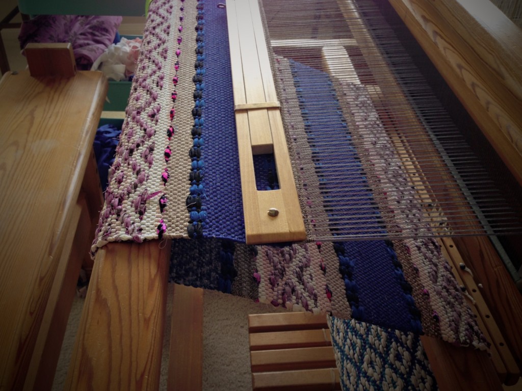 Rosepath rag rug on the loom