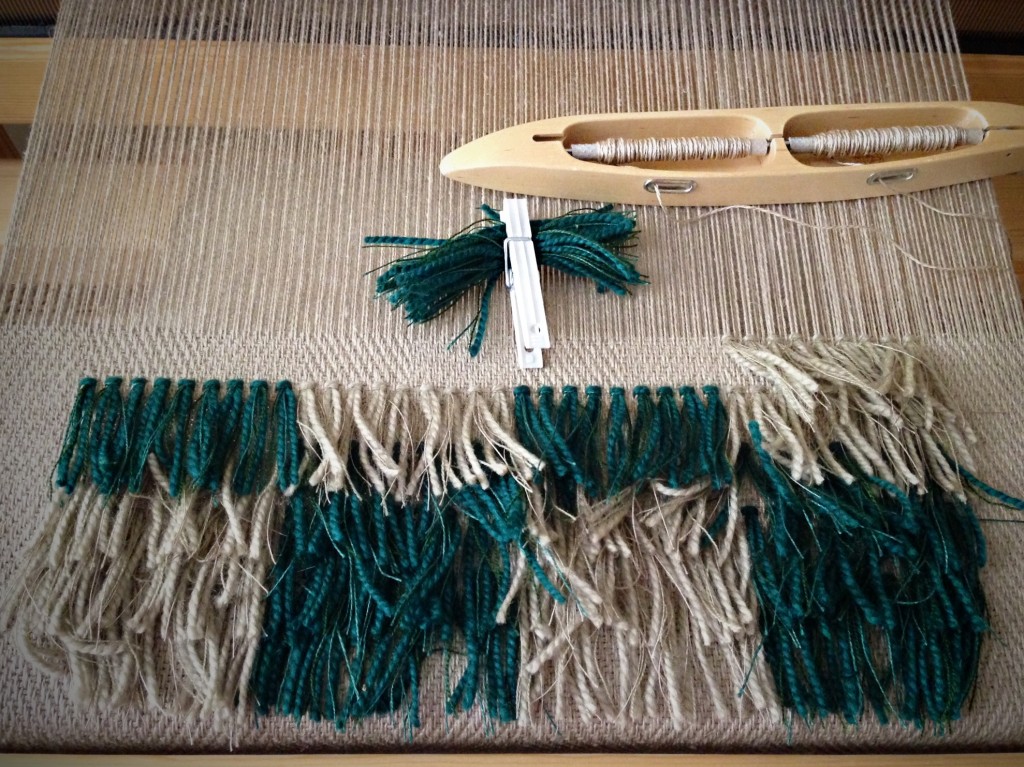 Prepared groups of threads for rya knots.