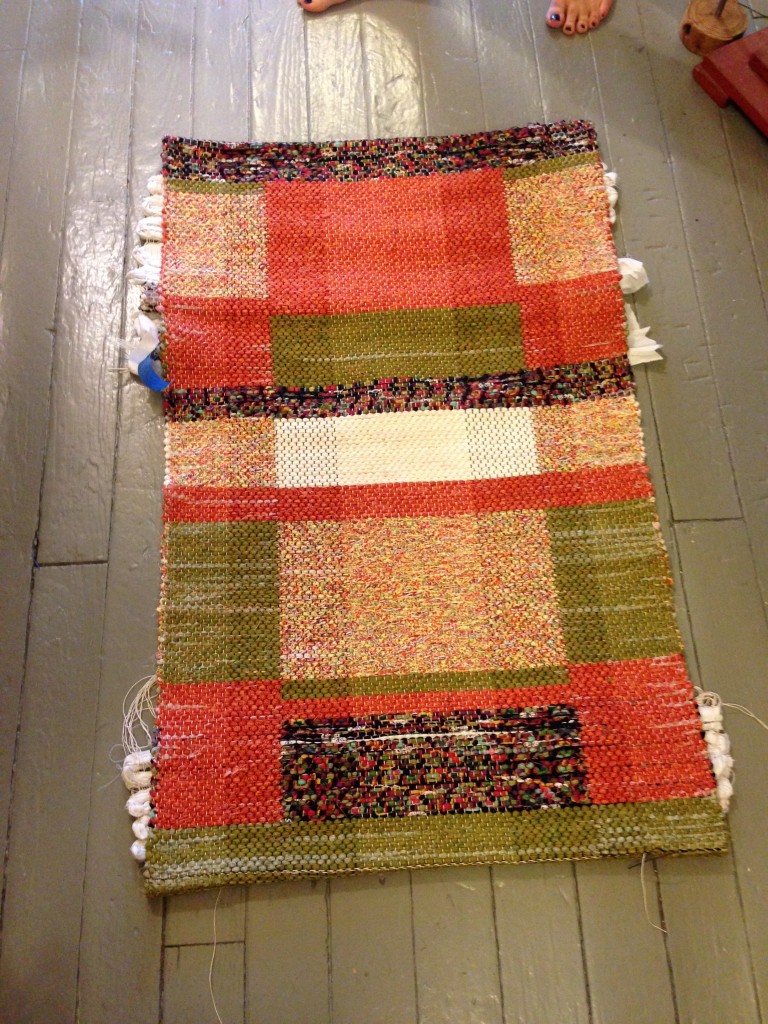 Double binding rag rug workshop.