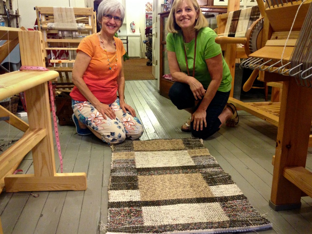 Double binding rag rug workshop at Red Scottie Fibers.