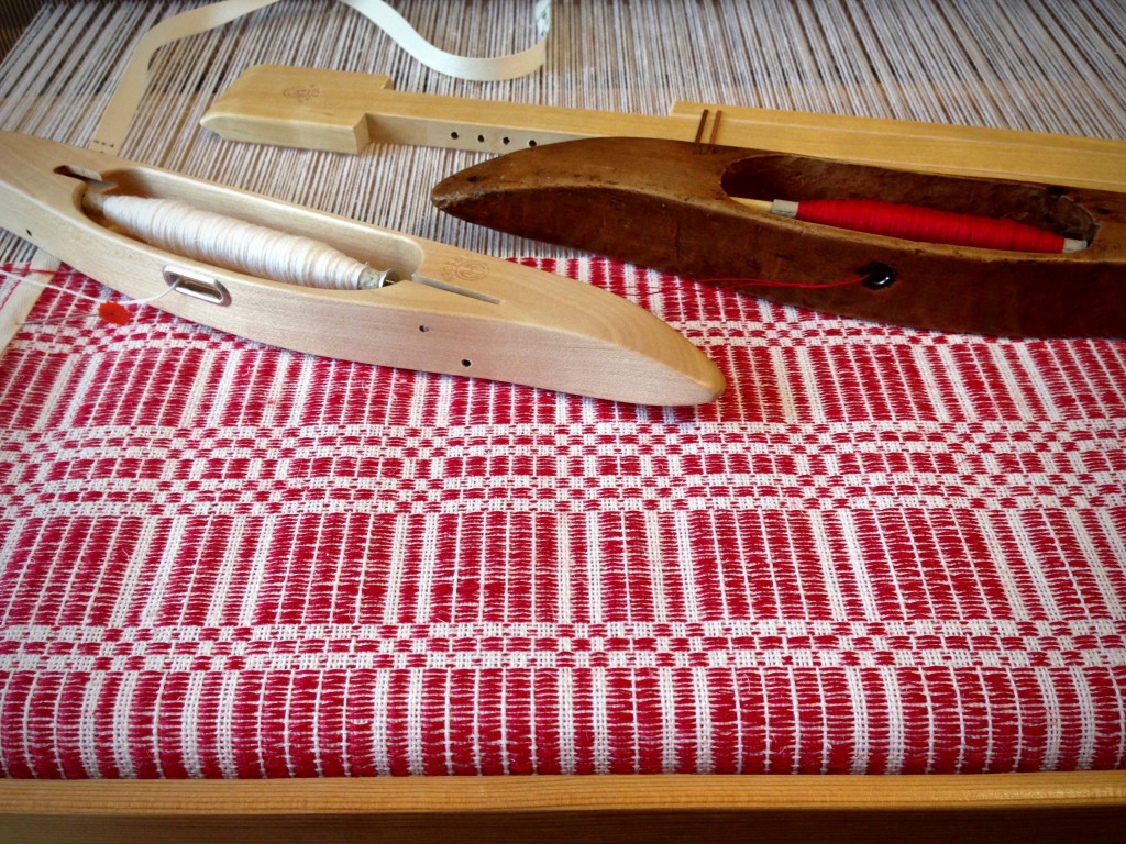 Christmas table square in halvdräll on the loom. Karen Isenhower