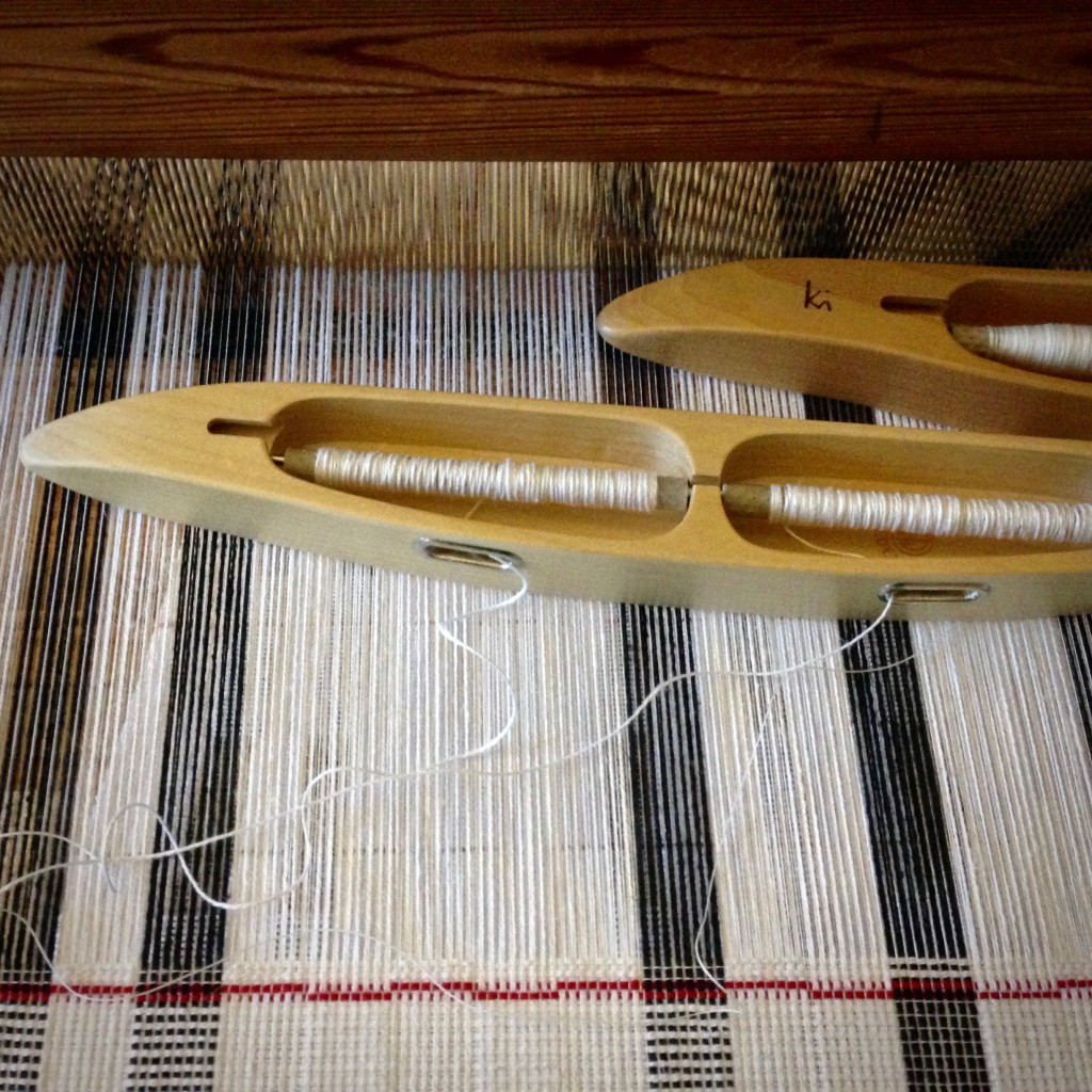 Thick and thin cottolin towels on this warp. One towel to go!