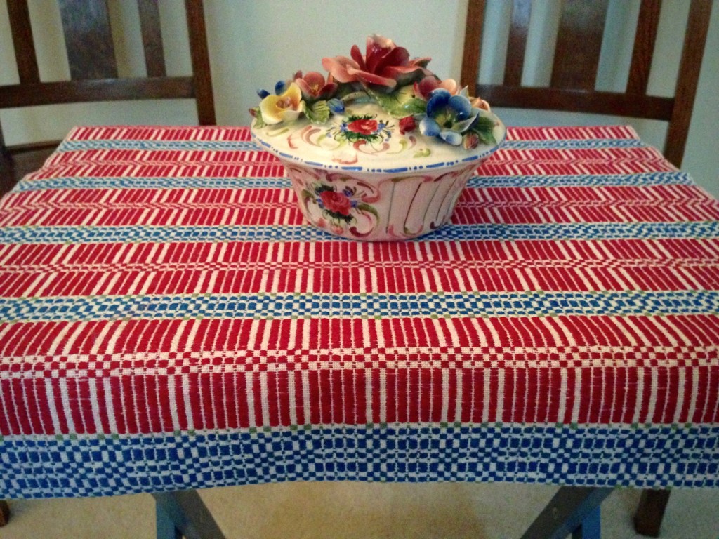 Handwoven halvdräll table square. Karen Isenhower