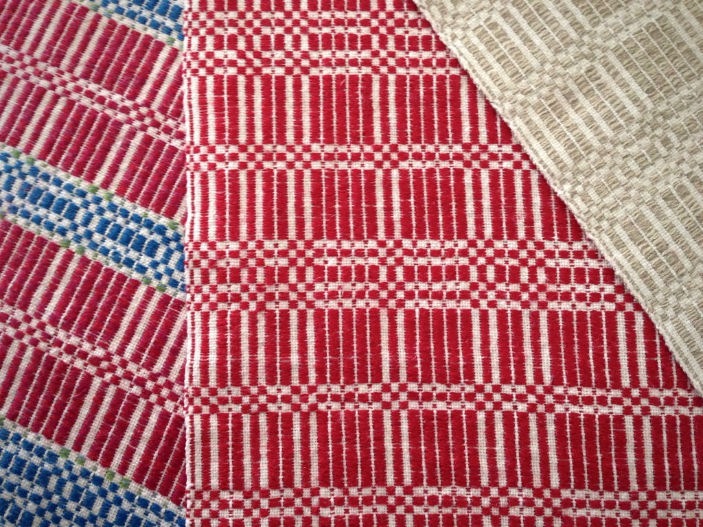 Halvdräll table squares with linen pattern weft. Karen Isenhower