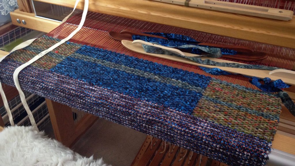 Double binding rag rug on the Glimakra Standard loom, with 8 shafts, 6 treadles.