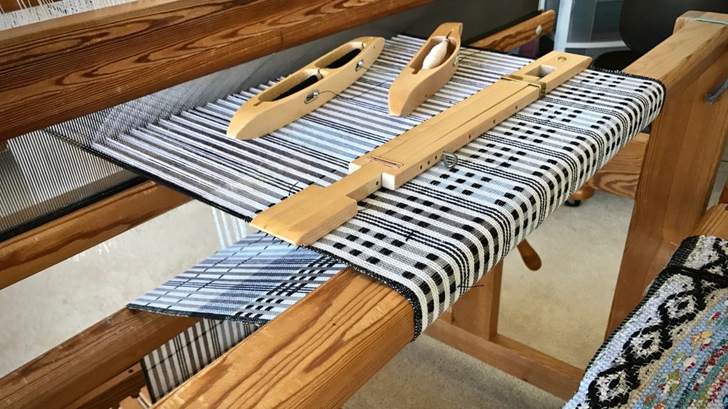 Plattväv table runner. Linen weft.