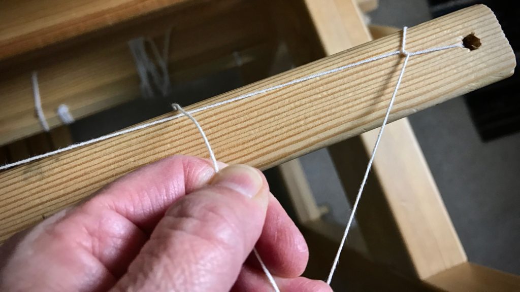 How to tie the second end of the leveling string.
