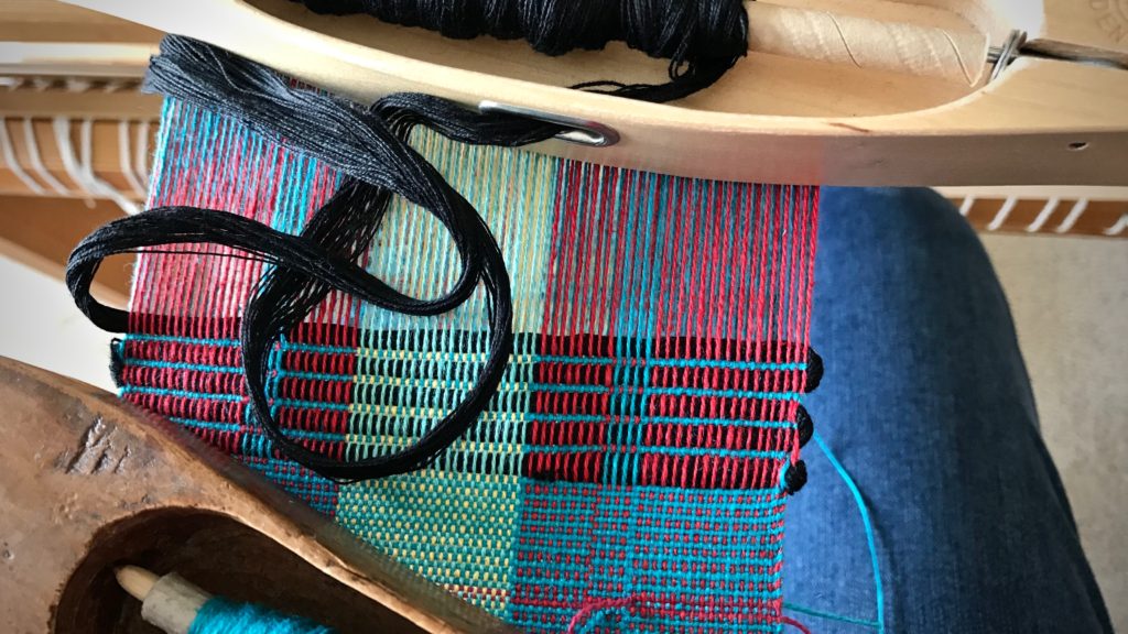Rep weave mug rugs. String yarn weft tails - tips!