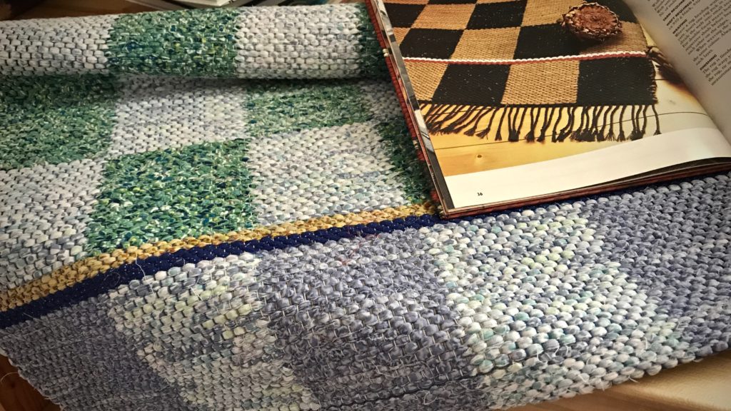 Double binding rag rug, from "Swedish Rag Rugs 35 New Designs."