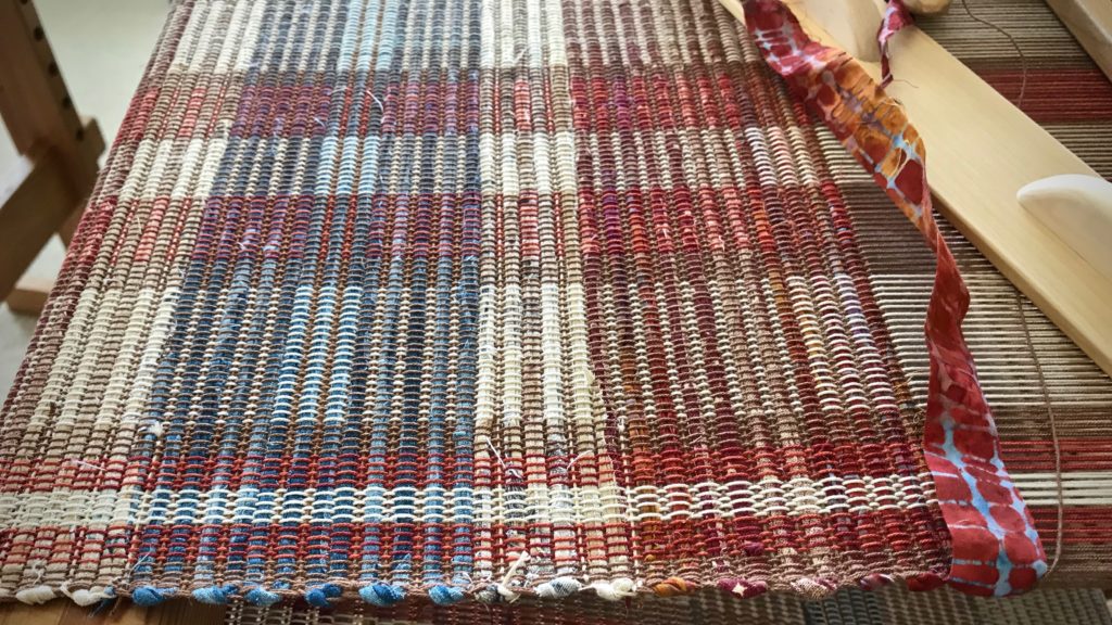 Tight selvedges on this rag rug.