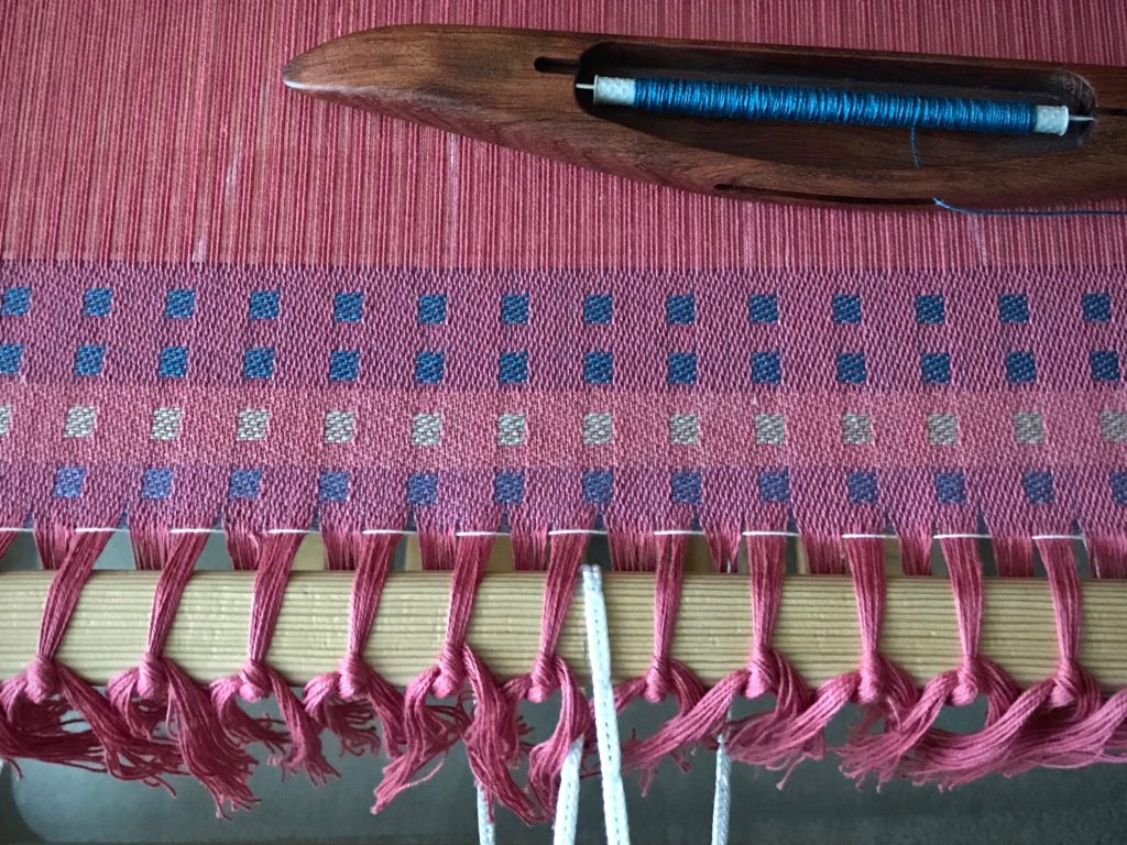Weft auditions for 5-shaft satin dräll hand towels.