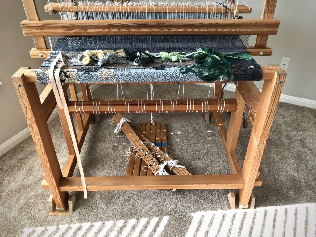 Lamms and treadles removed for moving the loom.
