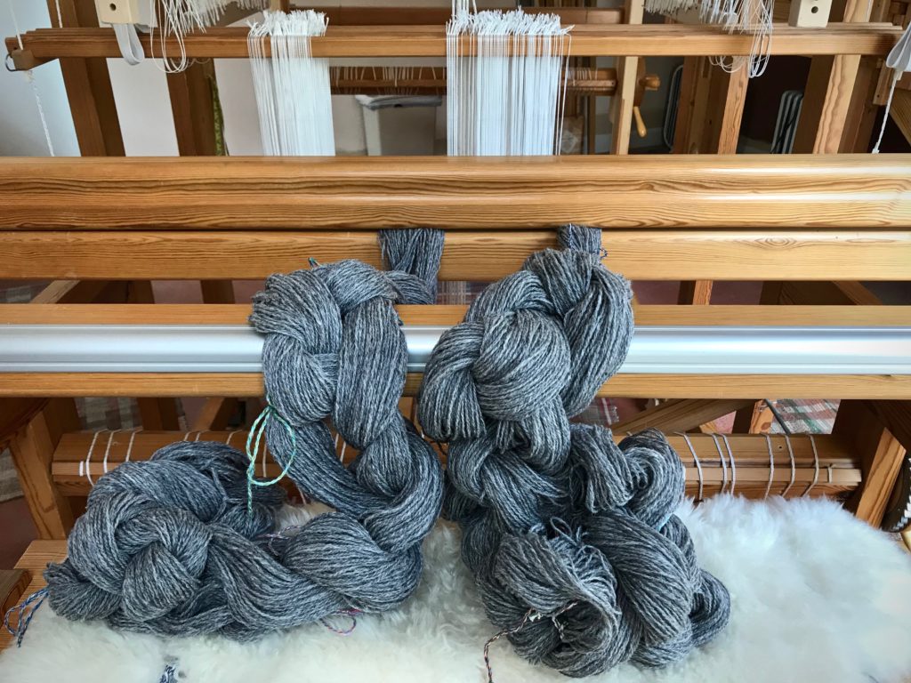 Big fat wool warp chains.