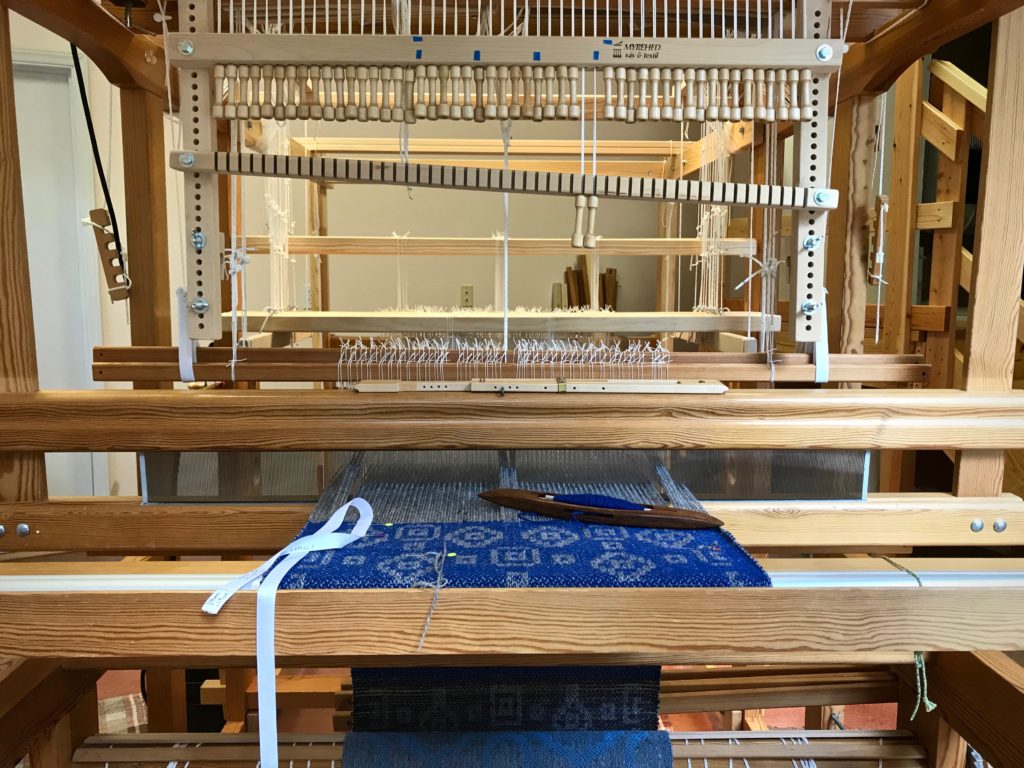 Drawloom with 16 pattern shafts.