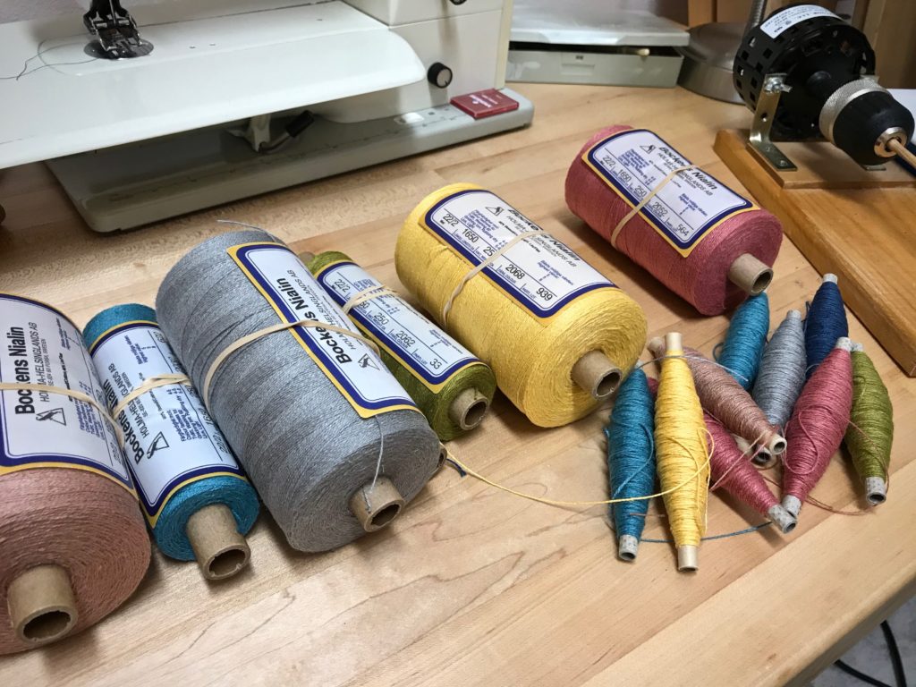 Preparing to weave 7-color bath towels.