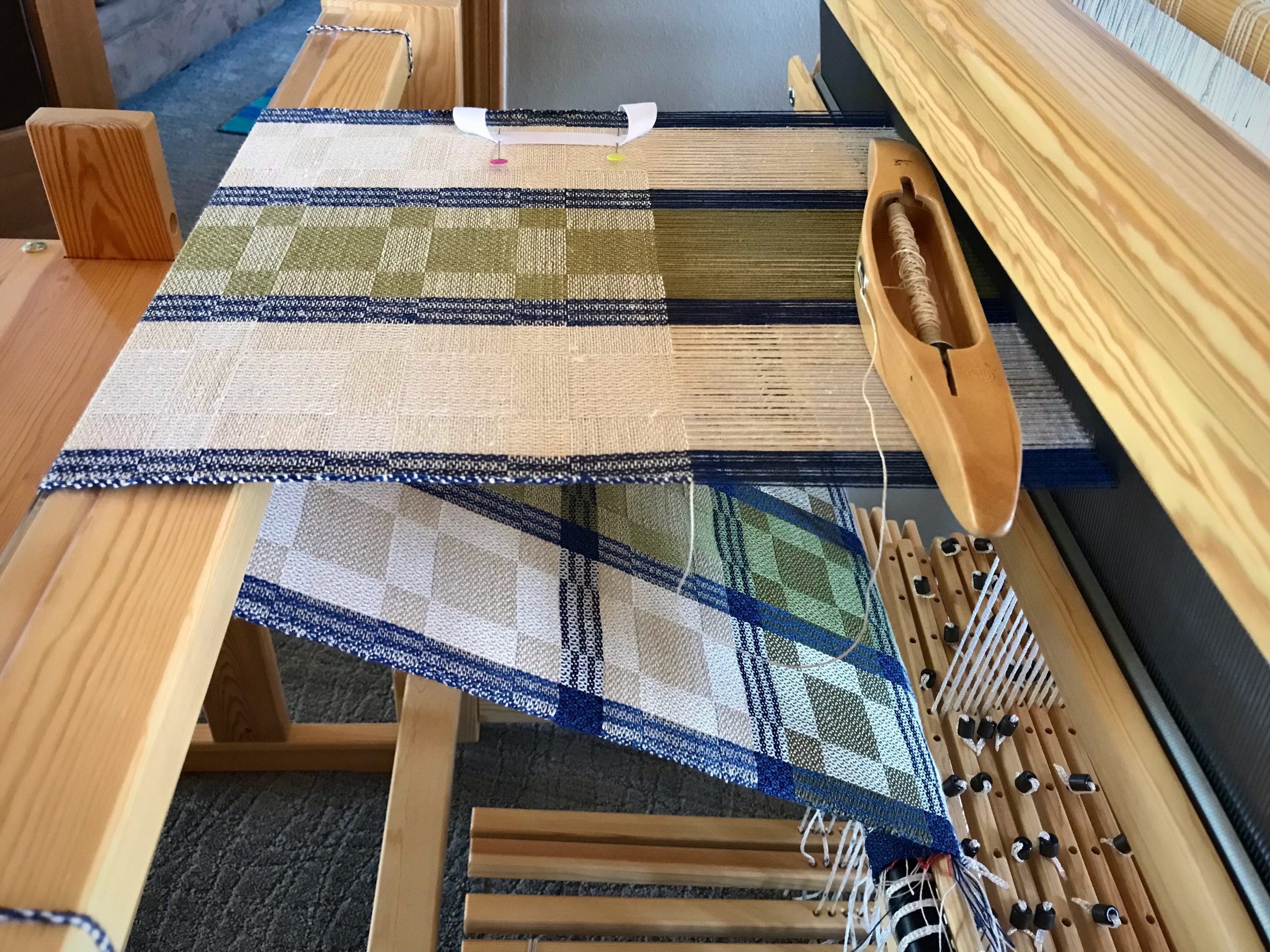 Eight-shaft 2-block twill.