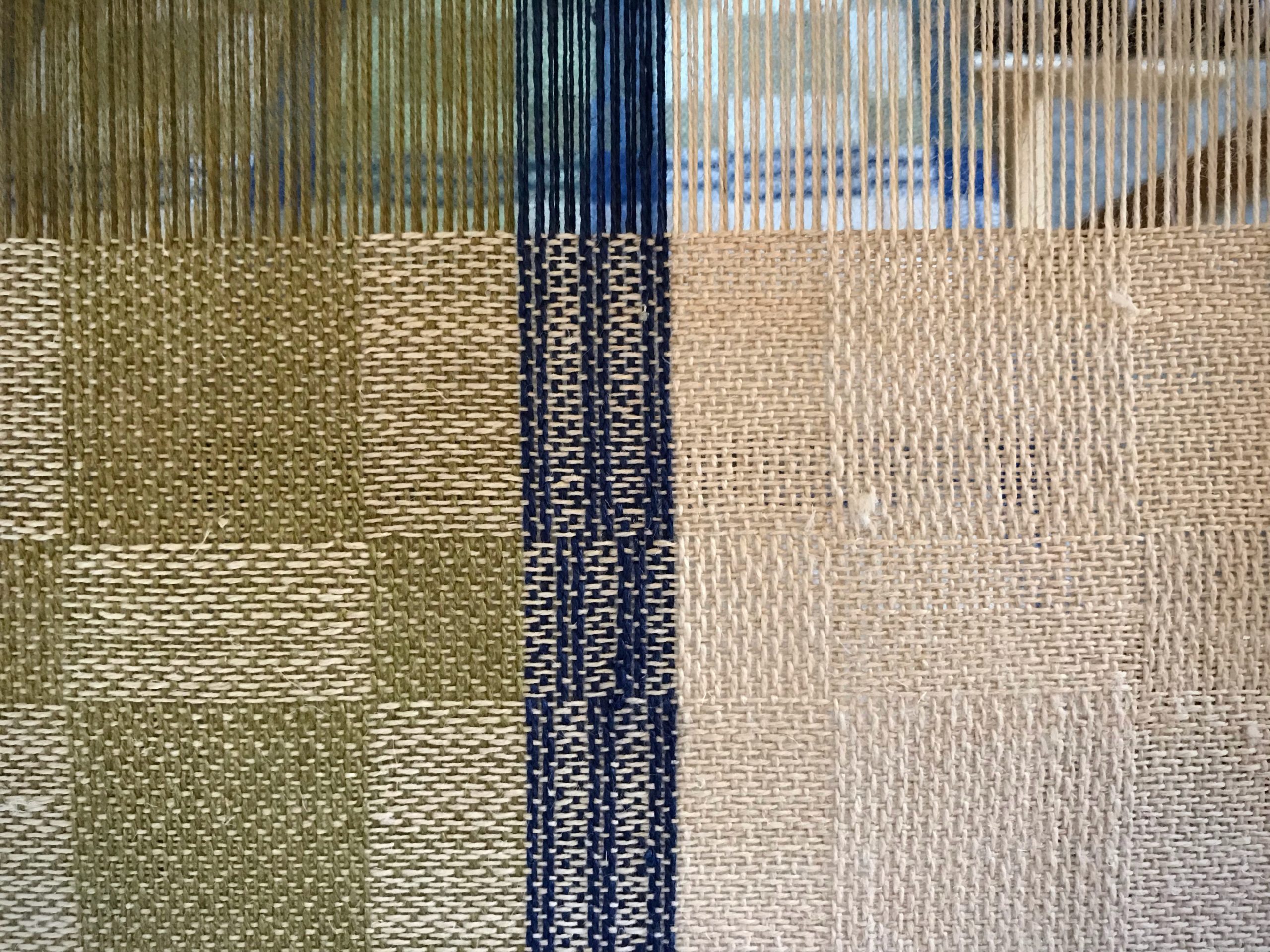 Two-block broken twill on 8 shafts. Lovely linen!