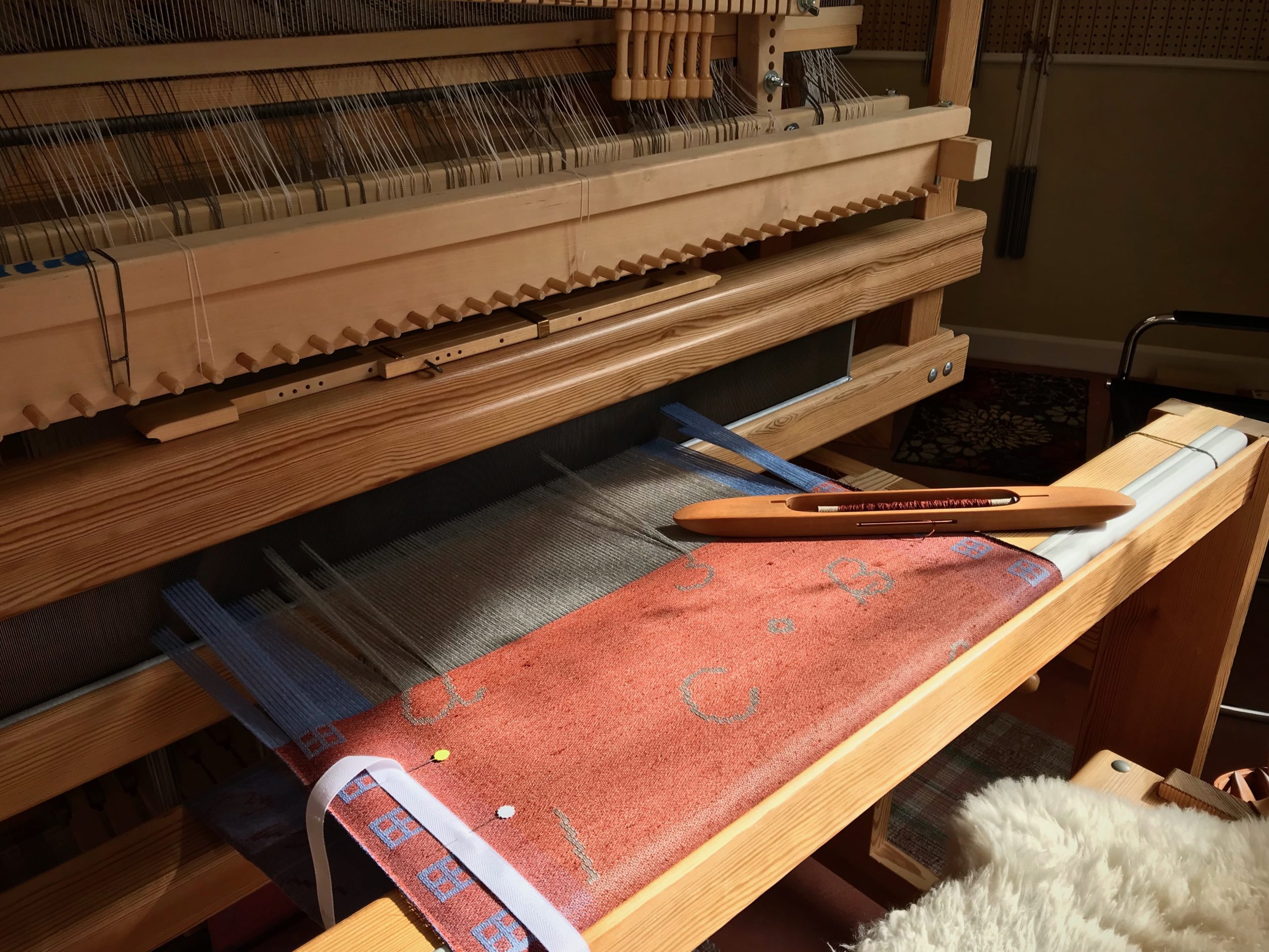 Combination drawloom for weaving towels.